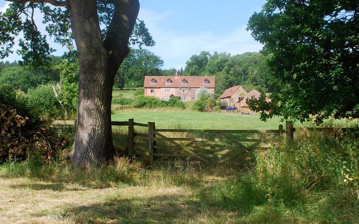 Grove Farm B&B Newnham  ภายนอก รูปภาพ